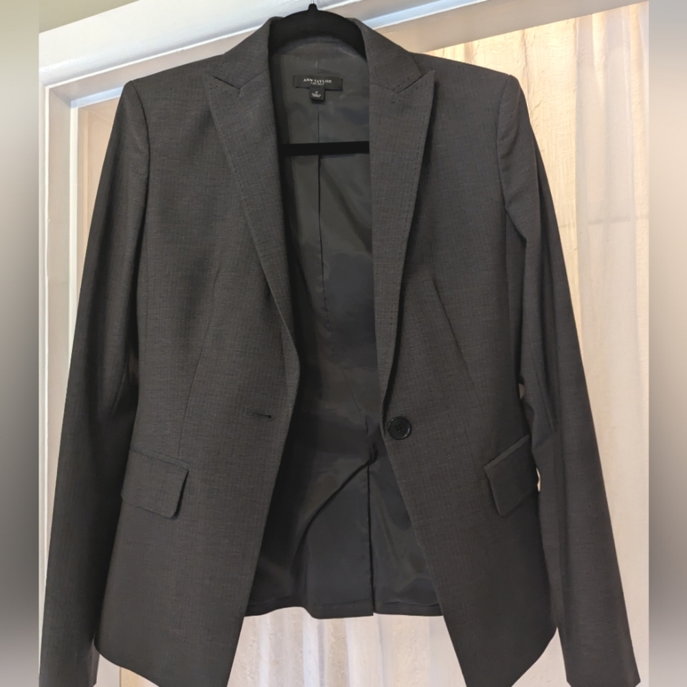 Like new grey pinstripe Ann Taylor blazer